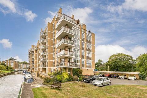 undefined, Thamespoint, Teddington TW11