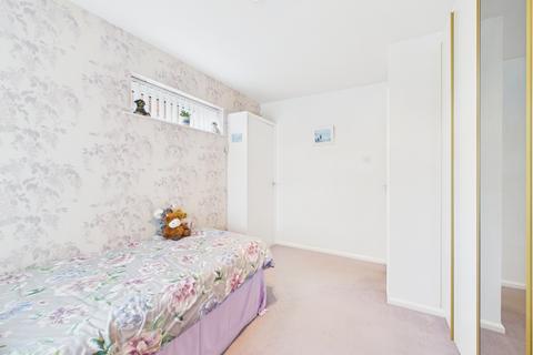 9 Badgers Walk, Northampton, NN2 8AU