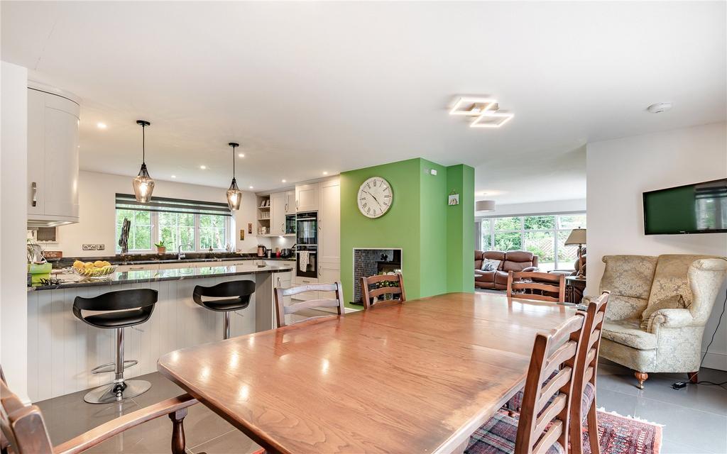 Kitchen / Dining