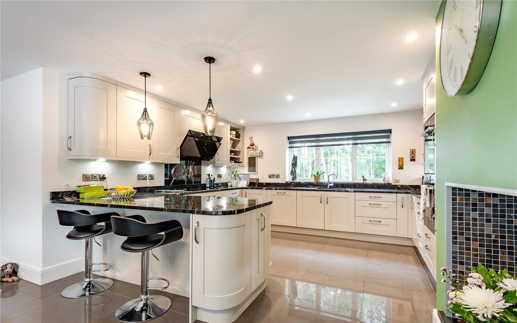 Kitchen / Dining