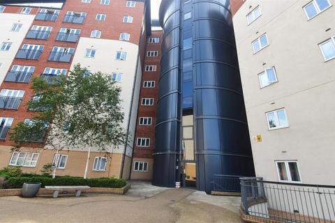 2 bedroom flat to rent, Slough SL1