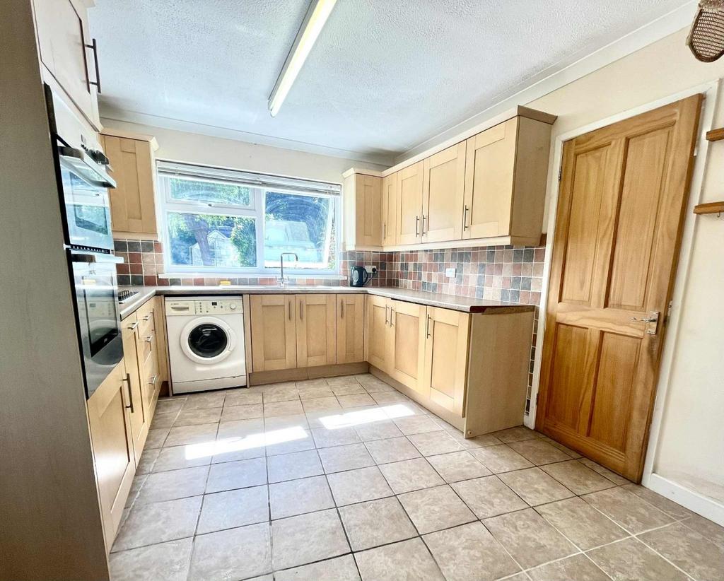 Kitchen / Breakfast Room