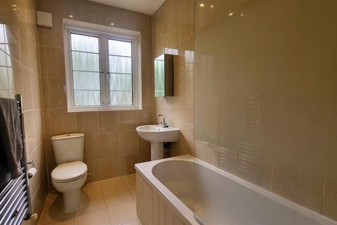 12 The Orchard, London, N14 4HB