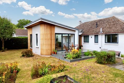 4 bedroom detached bungalow for sale