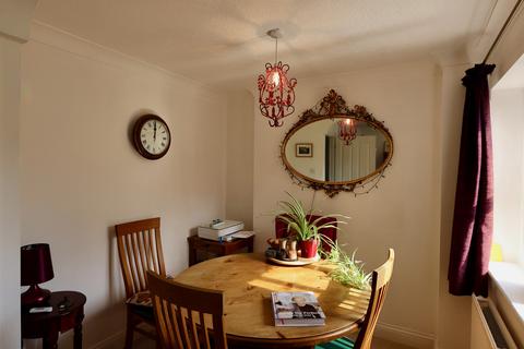 undefined, High Street, Great Missenden, HP16