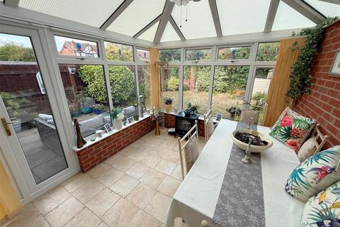 14 Scott Close, Bidford On Avon, Alcester, B50 4HY
