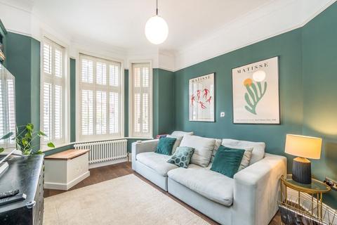 4 bedroom house for sale, Amesbury Avenue, London SW2