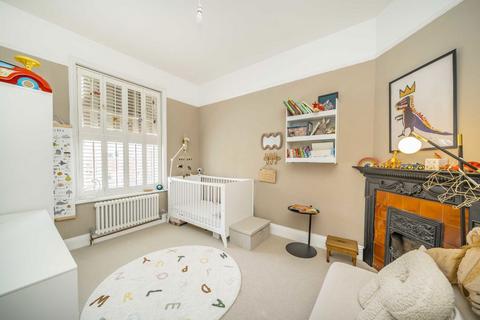 27 Amesbury Avenue, London, SW2 3AE