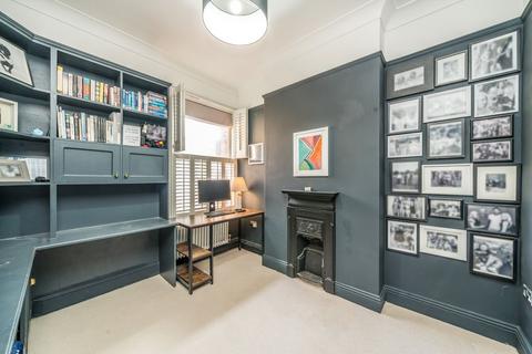 27 Amesbury Avenue, London, SW2 3AE