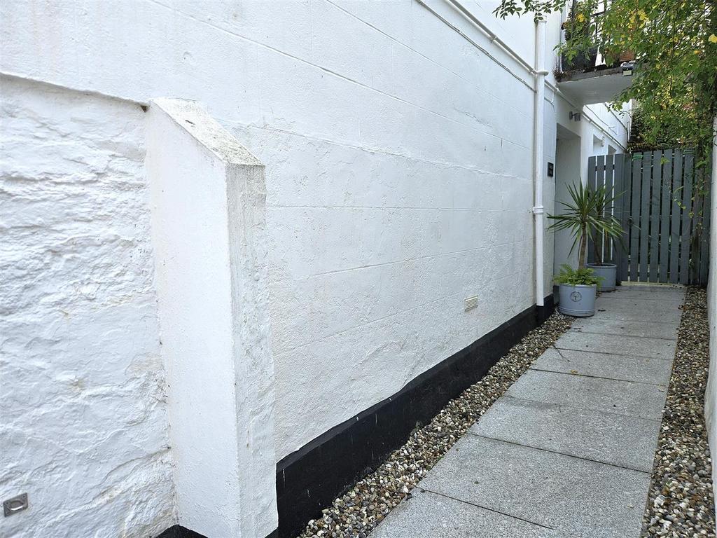 Access to apartment