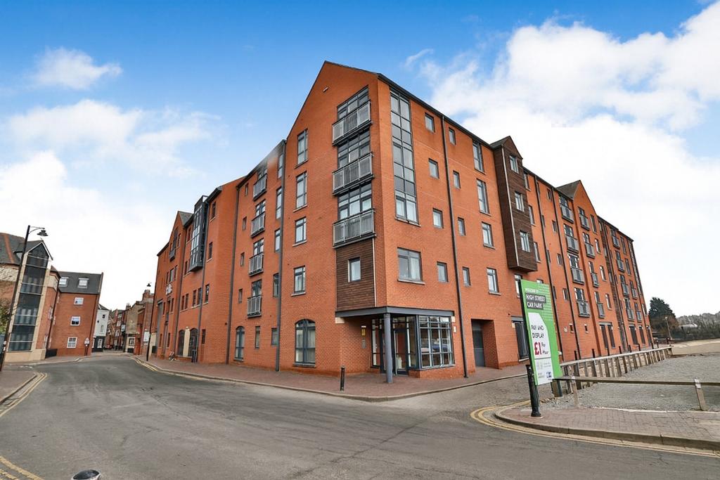 Two bedroom fourth floor apartment - For sale by
