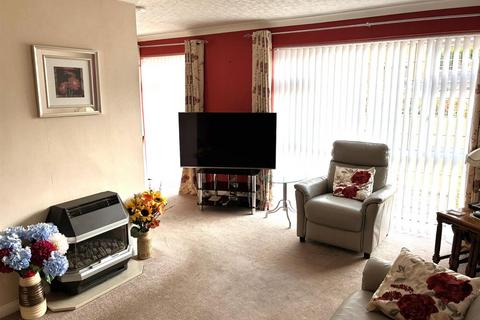 2 bedroom semi-detached bungalow for sale, Penzance Avenue, Wigston, Leicestershire