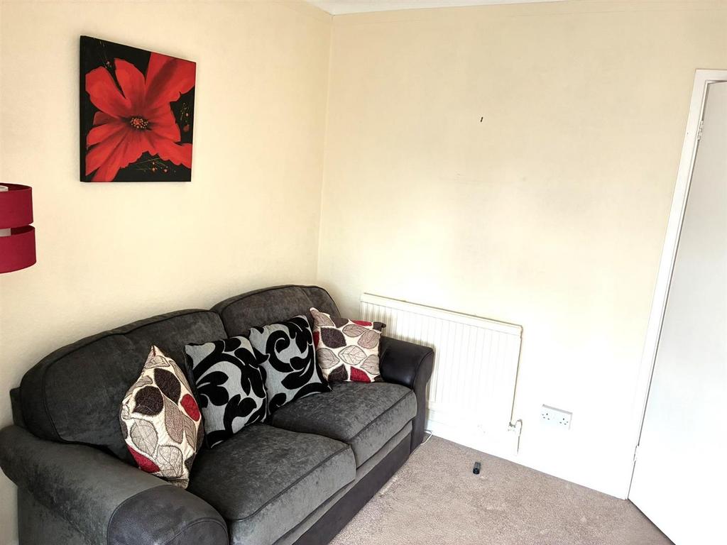 Bedroom 2/ Snug