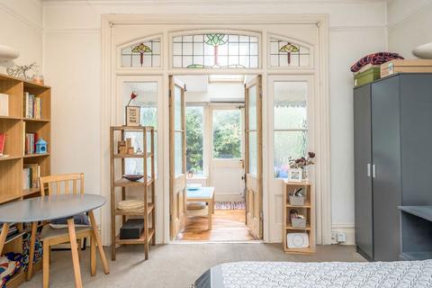 1 bedroom flat for sale, Fernwood Avenue, London SW16