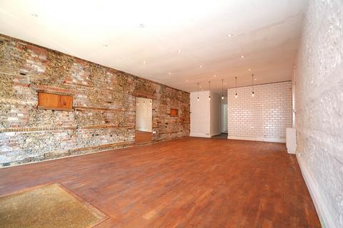 3 bedroom flat for sale, High Street, Amersham