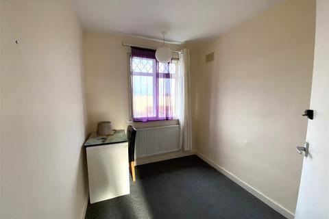 62 Hatch Lane, Harmondsworth, West Drayton, UB7 0AZ