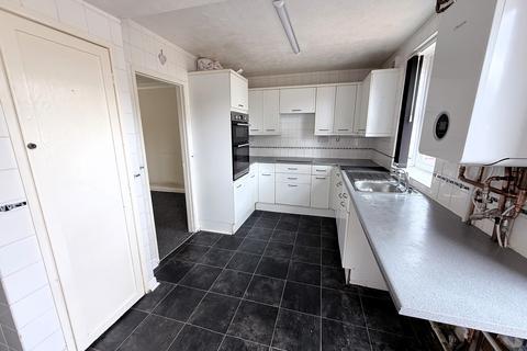 undefined, Warminster Avenue, Swindon, SN2