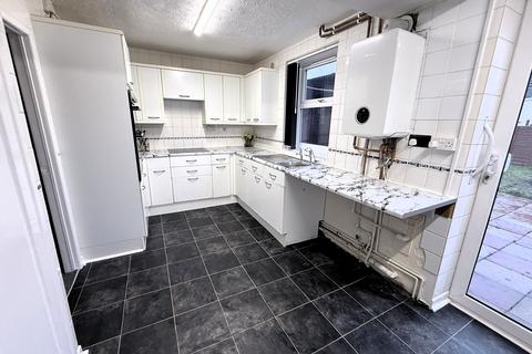 undefined, Warminster Avenue, Swindon, SN2