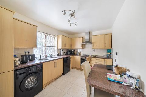 2 bedroom apartment for sale, Broadhurst Avenue, Edgware