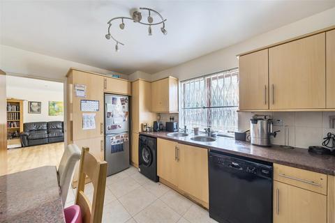 2 bedroom apartment for sale, Broadhurst Avenue, Edgware