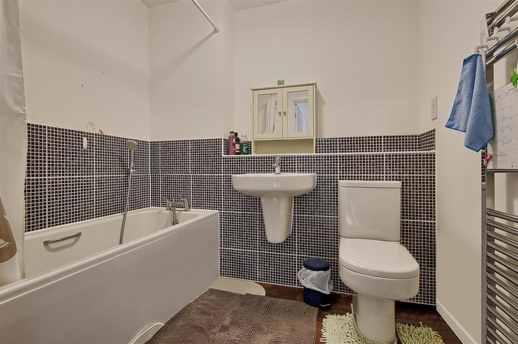 Bathroom.jpg