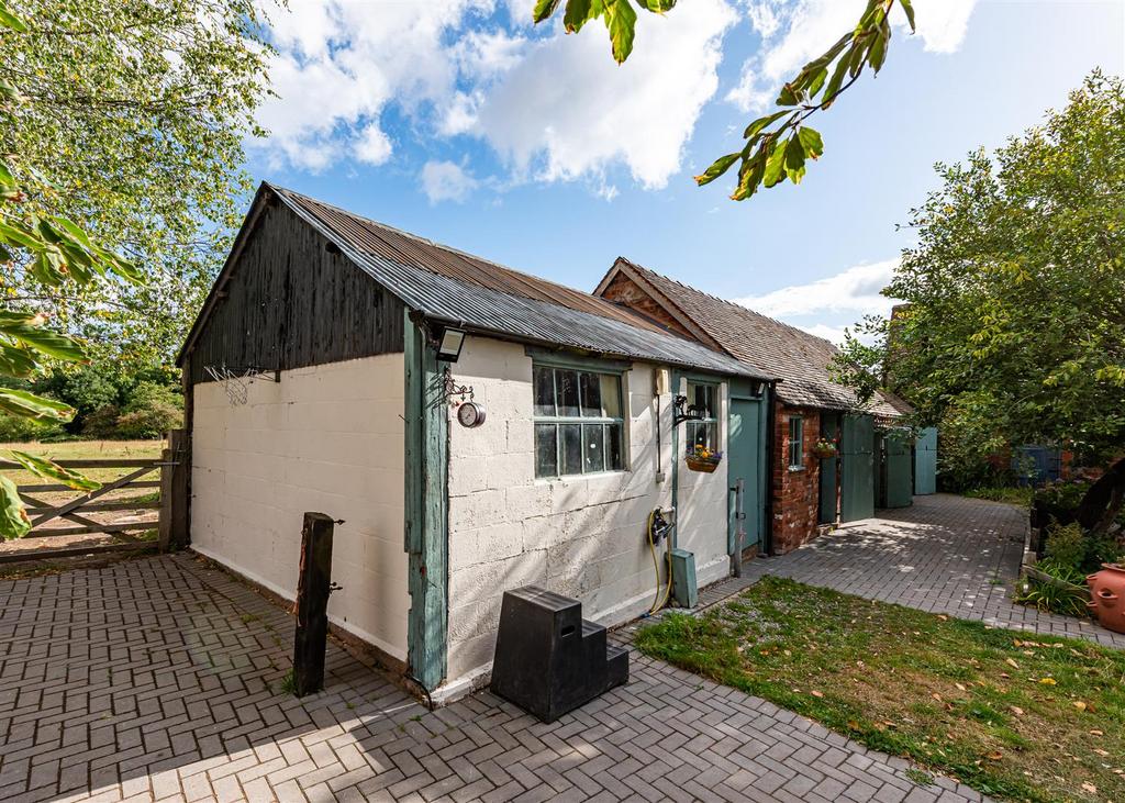 Leper House-external-03.jpg
