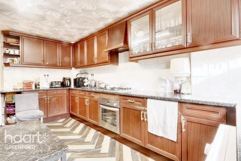 3 bedroom townhouse for sale, Western Road, Southall