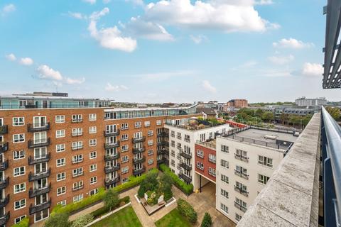 3 bedroom flat for sale, Seven Kings Way, Kingston Upon Thames, Surrey, KT2