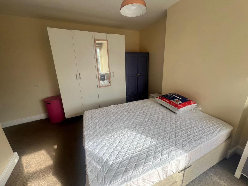 Bedroom 3.jpg