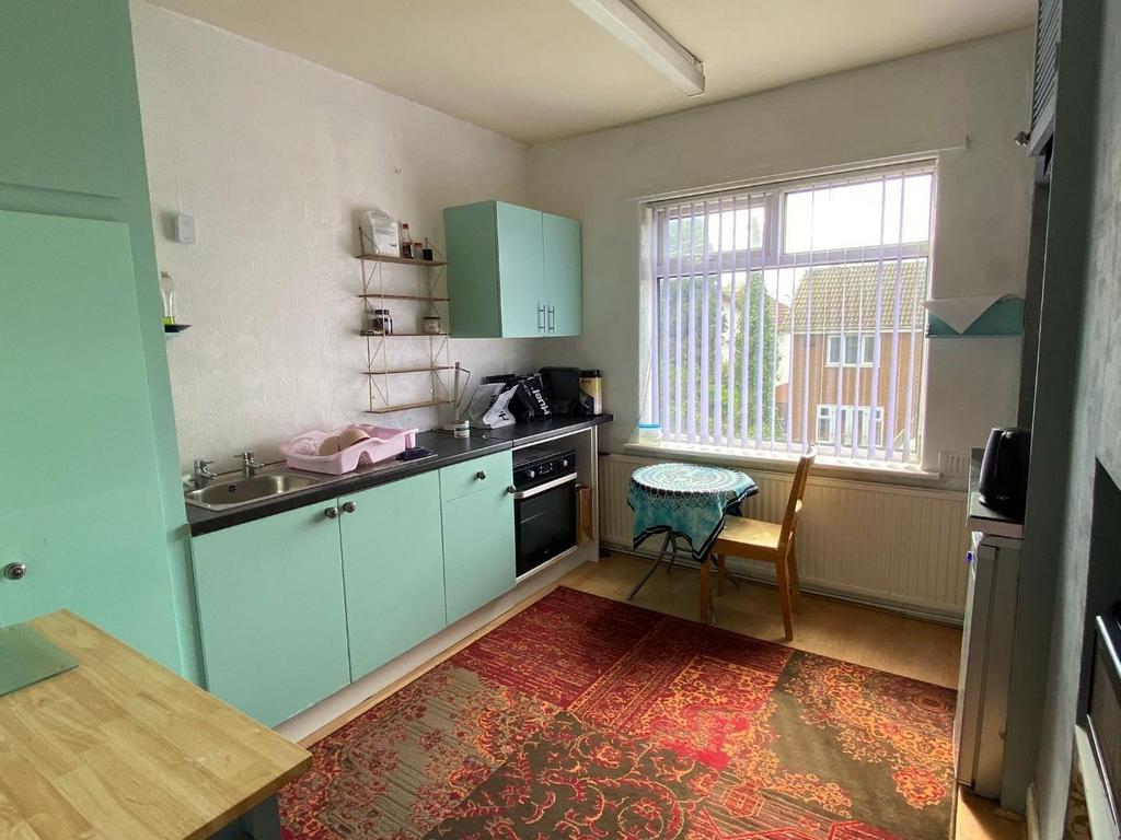 Kitchen 1.jpg