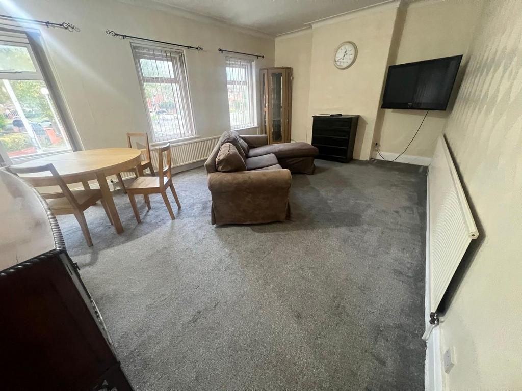 Lounge 5.jpg