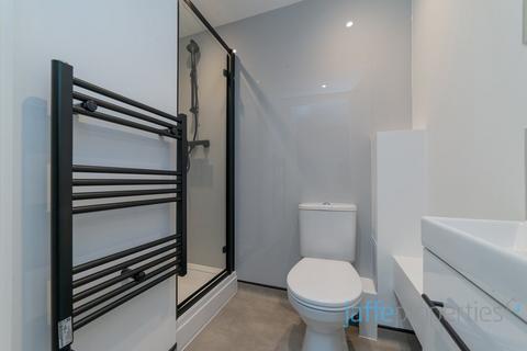 Studio to rent, Munden Street, London, W14