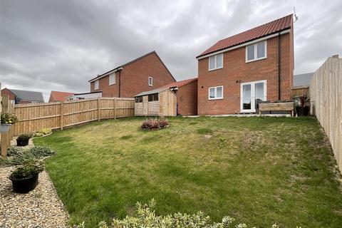 4 bedroom detached house for sale, Poppy Drive, Scarborough, YO13