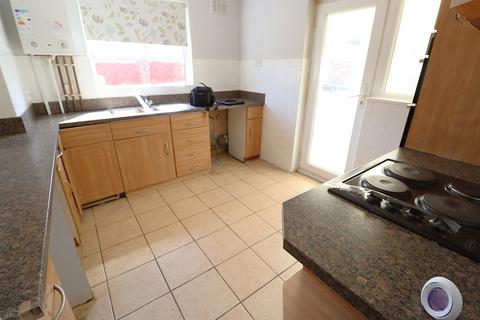3 bedroom semi-detached bungalow for sale, Grove Road, Rayleigh, SS6