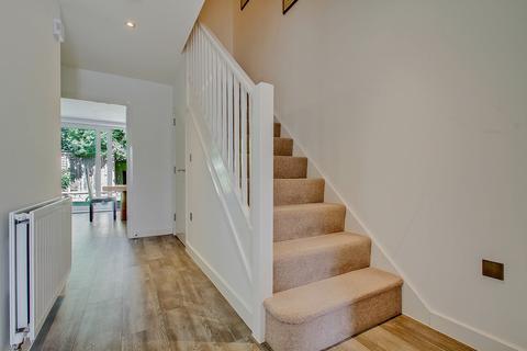 3 bedroom terraced house for sale, Reservoir Way, Willesden, NW10