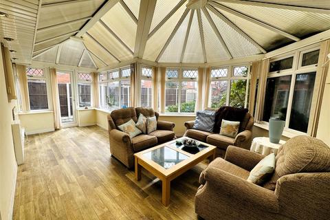5 bedroom semi-detached bungalow for sale, Garth Lane, Hook, Goole