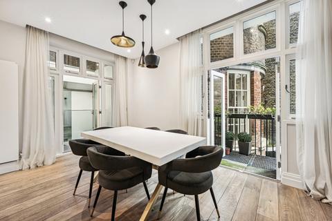 Dunraven Street, Mayfair, London