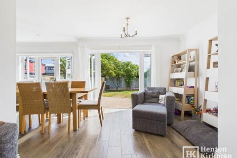 4 bedroom semi-detached house for sale, Tyrone Close, Billericay