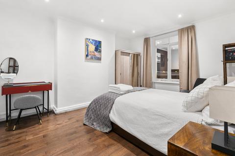 3 bedroom flat to rent, Stock Orchard Crescent, London