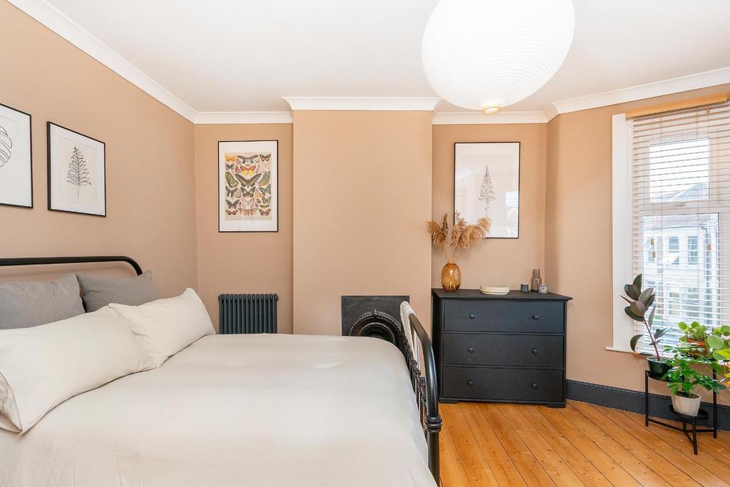 2 W2 RWL - Bedroom A.jpg