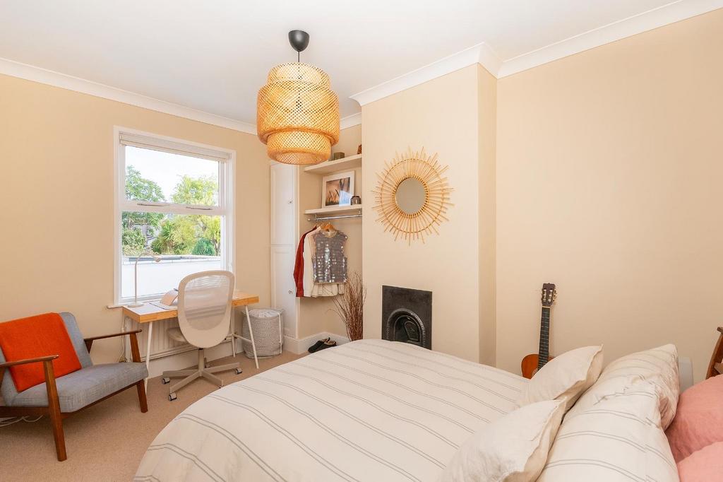 2 W2 RWL - Bedroom H.jpg