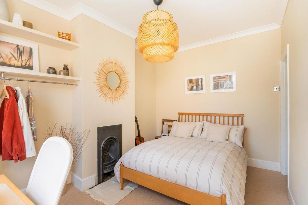 2 W2 RWL - Bedroom F.jpg