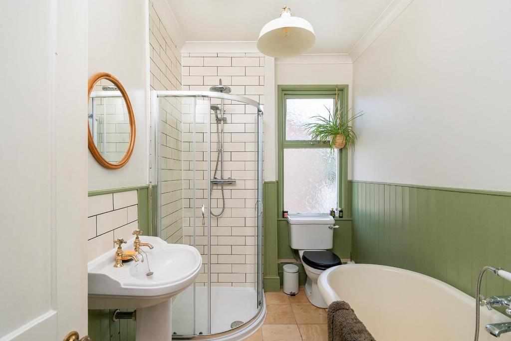 2 W2 RWL - Bathroom C.jpg