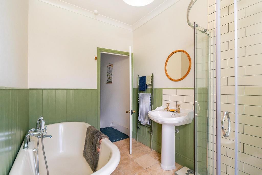 2 W2 RWL - Bathroom A.jpg