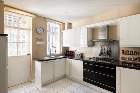 4 bedroom flat for sale, Kensington Church Street, London, W8