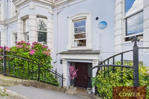 2 bedroom apartment for sale, St. Martins Avenue, Scarborough YO11