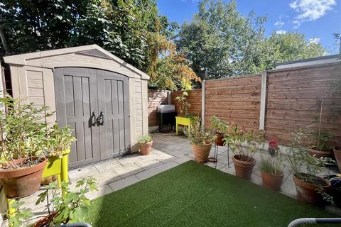 3 bedroom terraced house for sale, Brentwood Avenue, Timperley, Altrincham