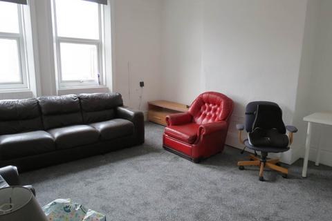 4 bedroom maisonette to rent, Nunsmoor Road, Newcastle Upon Tyne NE4