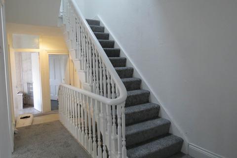 4 bedroom maisonette to rent, Nunsmoor Road, Newcastle Upon Tyne NE4