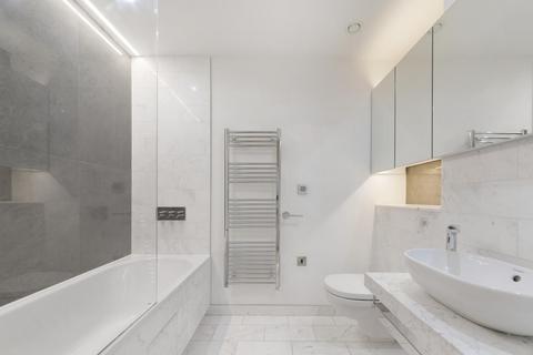 undefined, Charrington Tower, New Providence Wharf, E14
